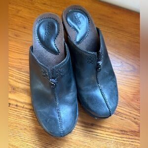 Indigo by Clarks Classic Black Leather Wedges